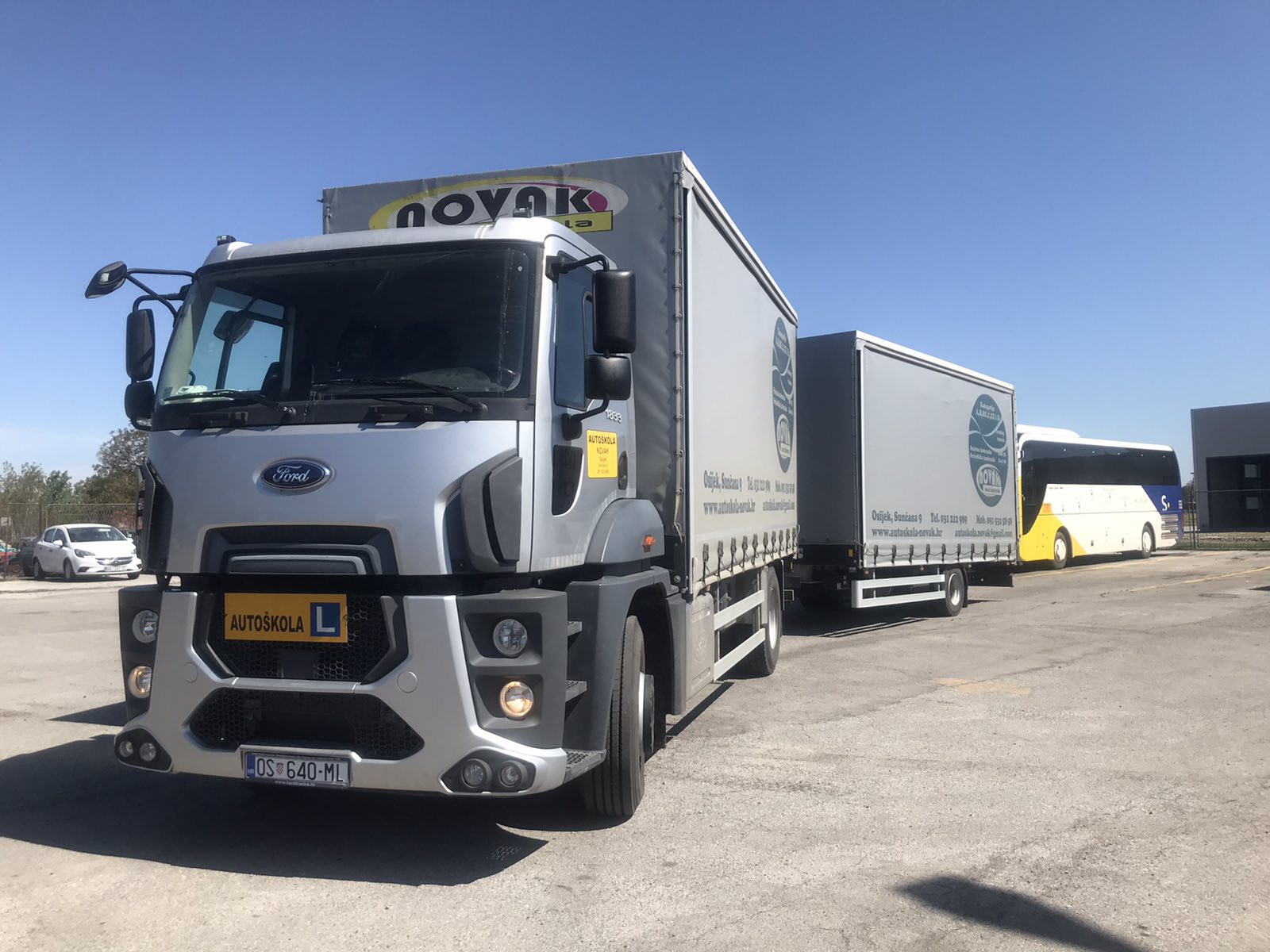 FORD CARGO 1833 DC